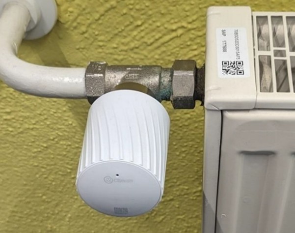 Smartes Thermostat "VICKI" am Heizkörper