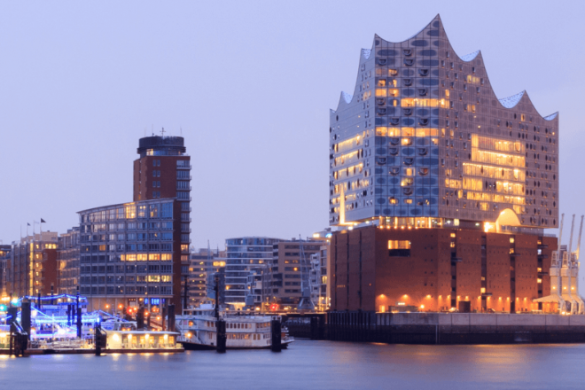 Blick auf die Elbphilharmonie in Hamburg