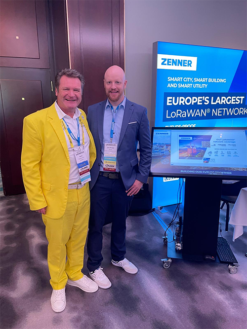 Boris Stöckermann (links) und Dr. Jan-Philipp Exner (rechts) erhalten die LoRa Alliance Contribution Awards